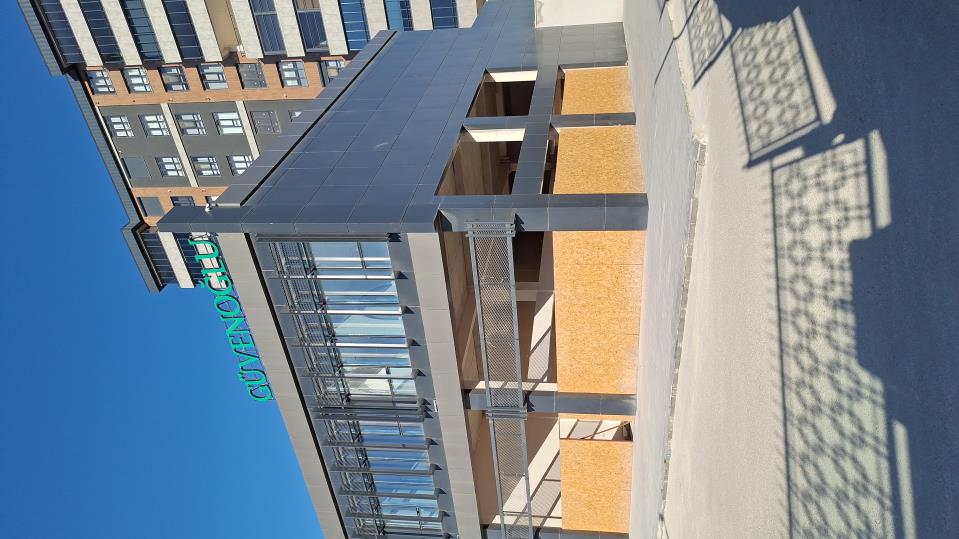 GAZİANTEP 15 TEMMUZ PRİME CADDE ÜZERİ KÖŞEBAŞI GENİŞ CEPHELİ KİRALIK DÜKKAN 