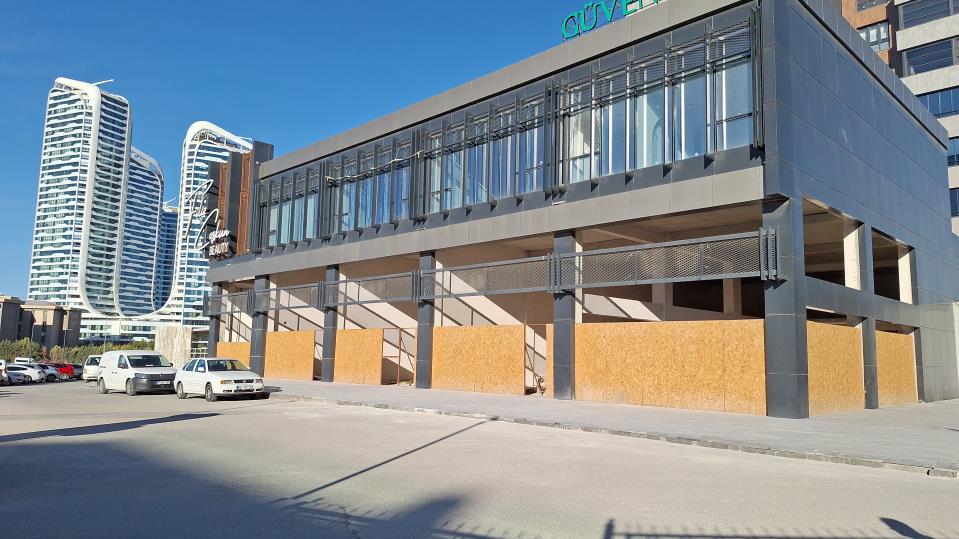 GAZİANTEP 15 TEMMUZ PRİME CADDE ÜZERİ KÖŞEBAŞI GENİŞ CEPHELİ KİRALIK DÜKKAN 