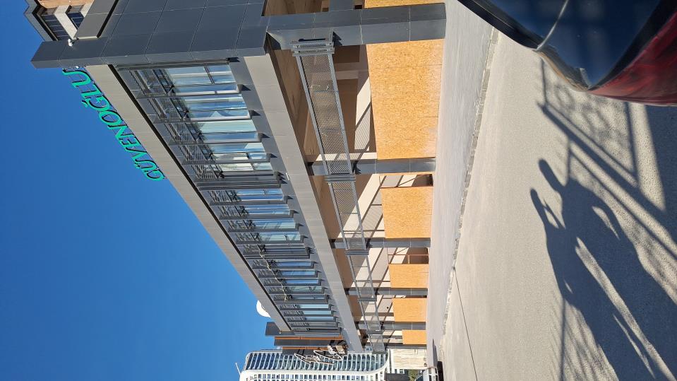 GAZİANTEP 15 TEMMUZ PRİME CADDE ÜZERİ KÖŞEBAŞI GENİŞ CEPHELİ KİRALIK DÜKKAN 