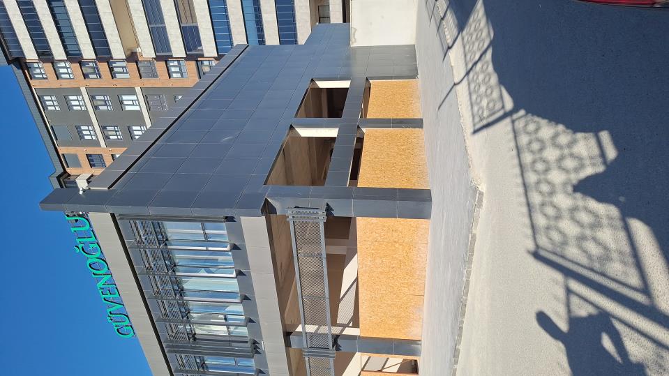 GAZİANTEP 15 TEMMUZ PRİME CADDE ÜZERİ KÖŞEBAŞI GENİŞ CEPHELİ KİRALIK DÜKKAN 